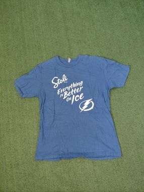 NHL Tampa Bay Lightning x Stoli Vodka Promo Hockey Liquor Blue T Shirt Sz Large